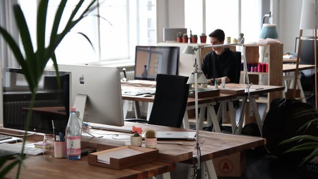 A Lawyer's Pick for the Best AI Contract Review Tool