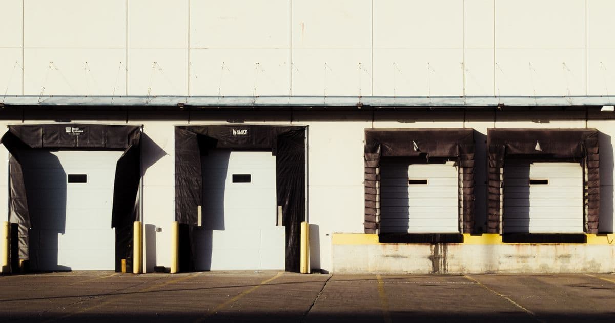 How Logistics Teams Review Carrier Contracts With AI