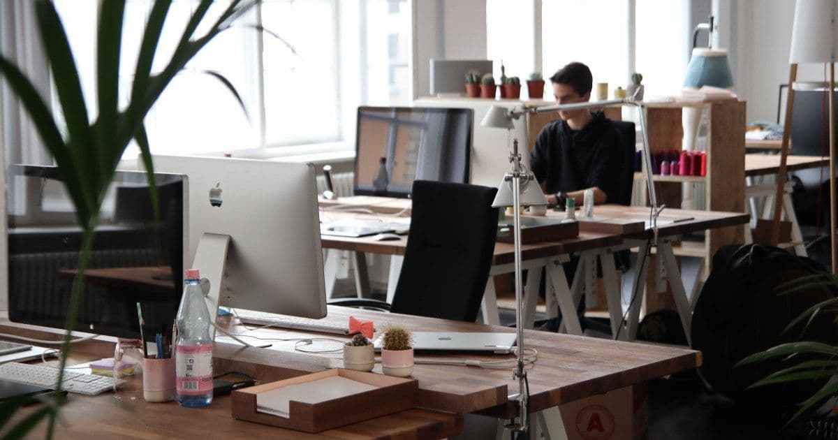 How SaaS teams review redlines against past deals