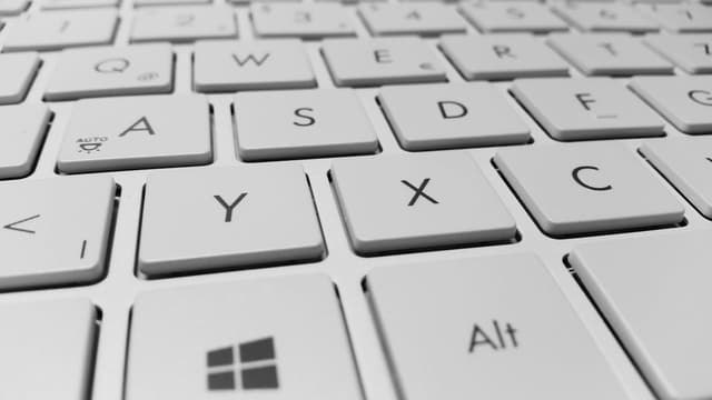 AI Contract Review: Buyer’s Guide (2026)