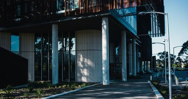 How health systems review vendor contracts at volume